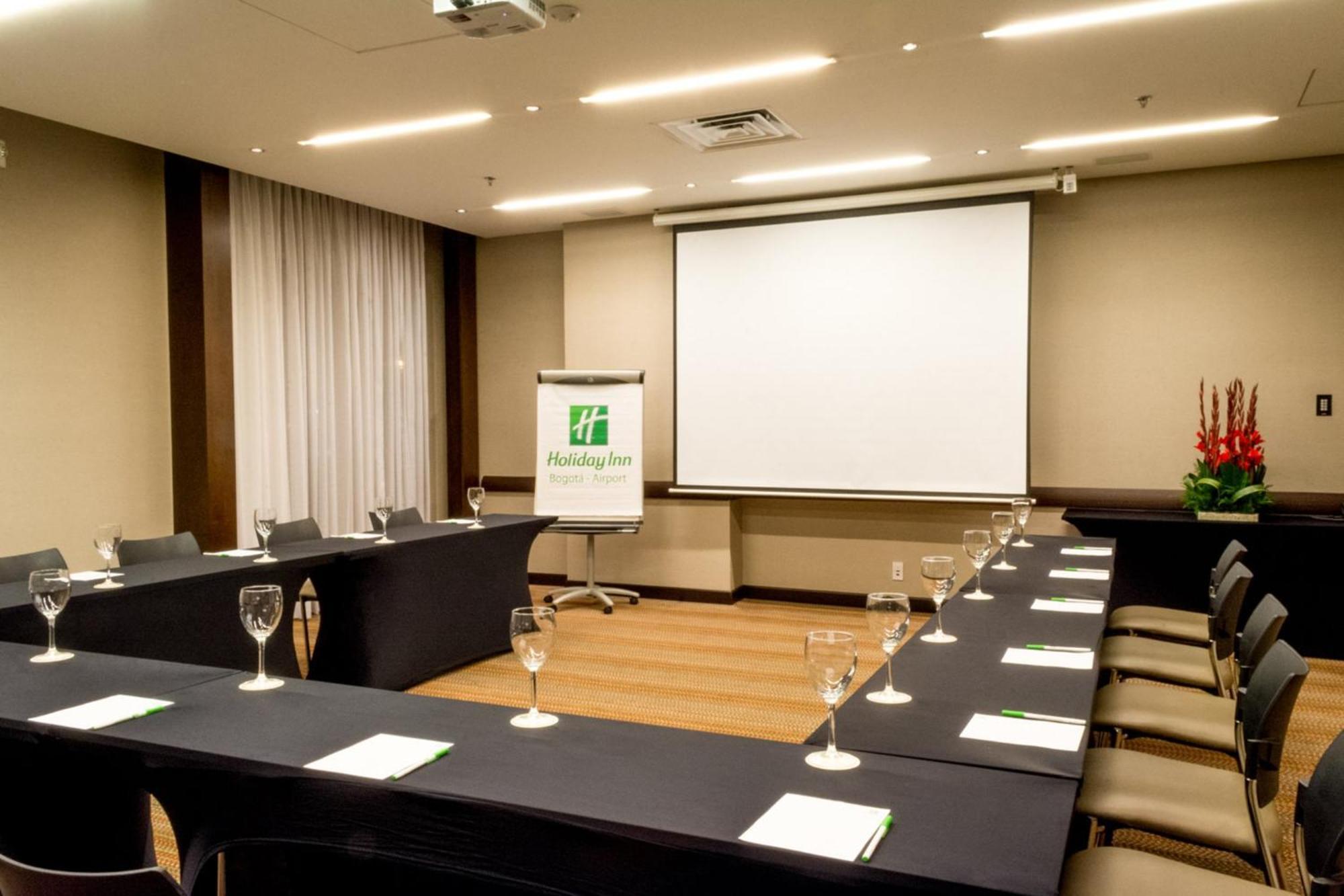 Holiday Inn Bogota Airport, An Ihg Hotel Εξωτερικό φωτογραφία