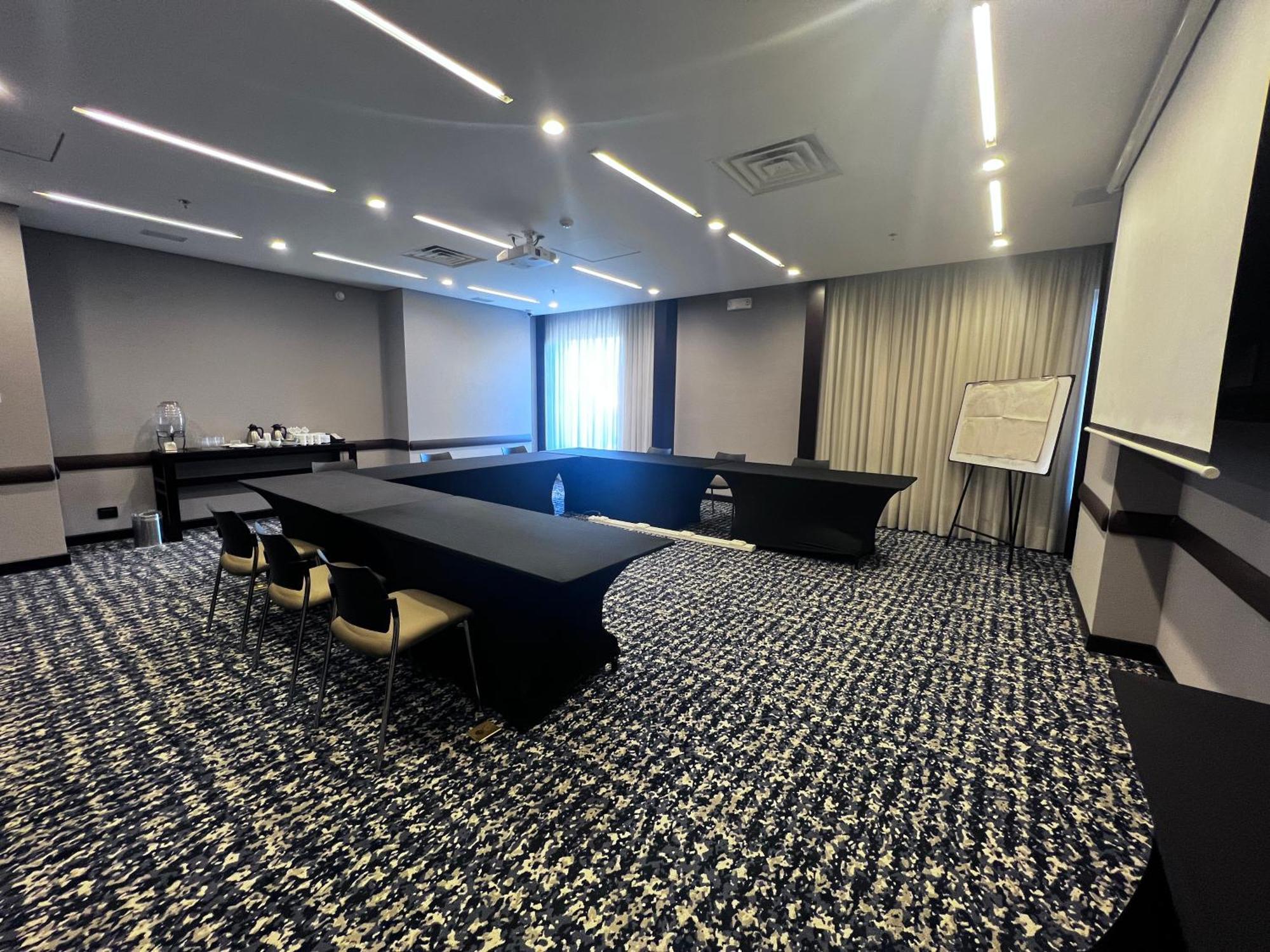 Holiday Inn Bogota Airport, An Ihg Hotel Εξωτερικό φωτογραφία