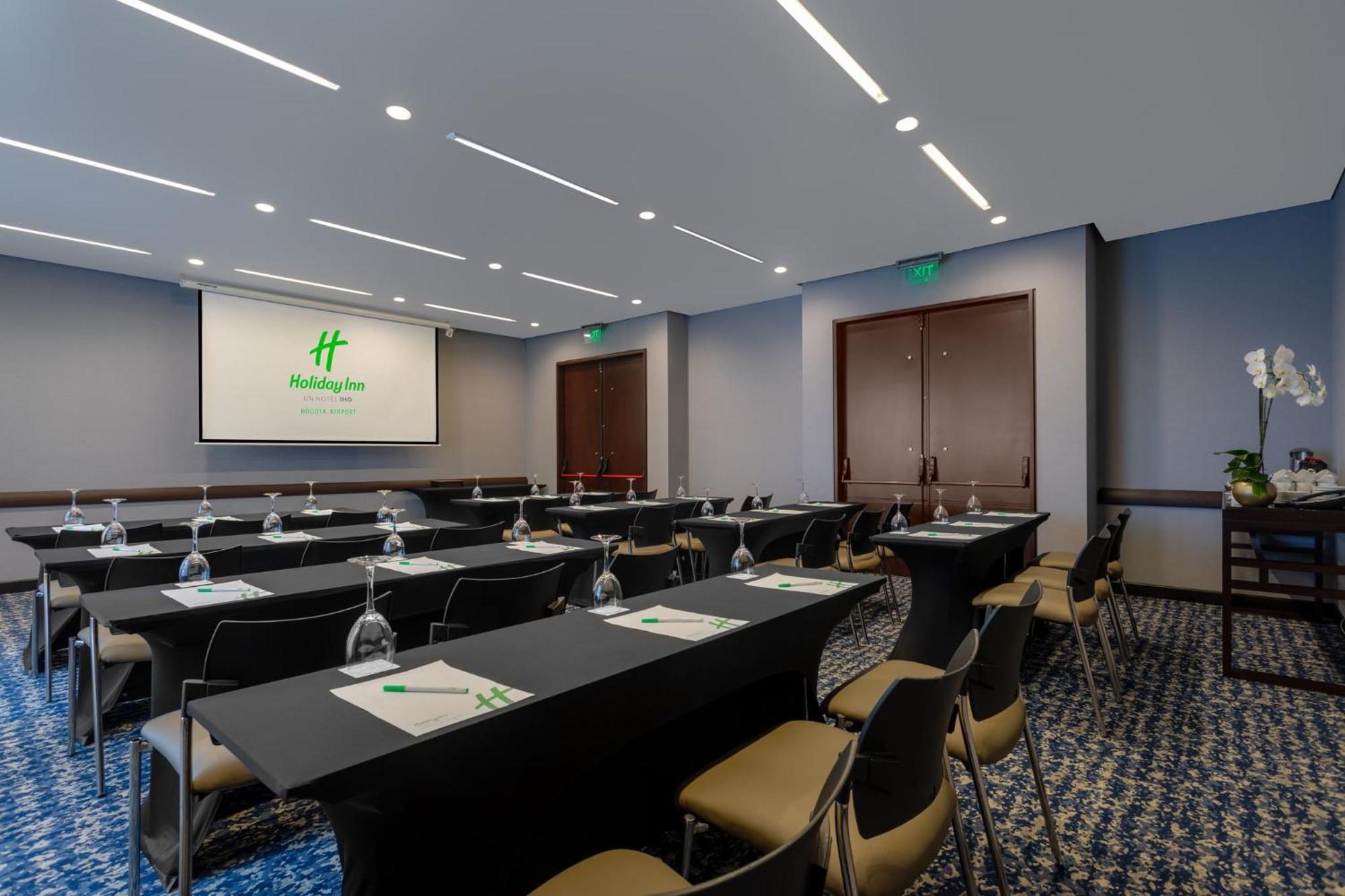 Holiday Inn Bogota Airport, An Ihg Hotel Εξωτερικό φωτογραφία